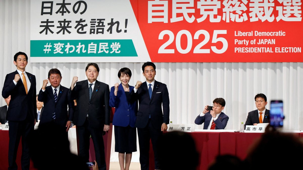 (L to R) Japanese prime minister candidates Takayuki Kobayashi, Toshimitsu Motegi, Yoshimasa Hayashi, Sanae Takaichi and Shinjiro Koizumi pose after delivering speeches at the kick-off of the campaign for the LDP presidential election, Tokyo, Japan, Sept. 22, 2025. (Reuters Photo)