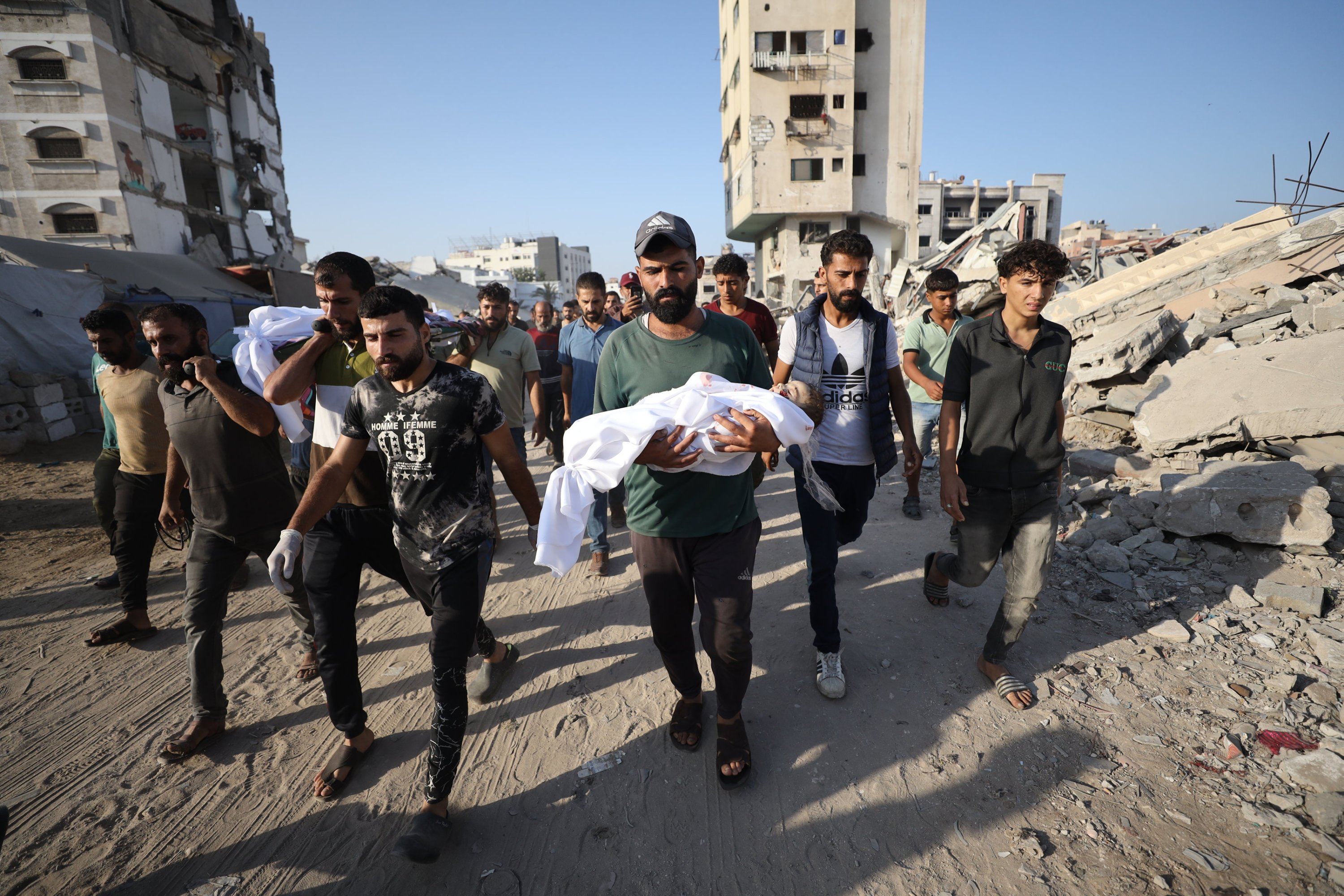 Israeli strikes kill 32 in Gaza as Netanyahu ignores cease-fire demands