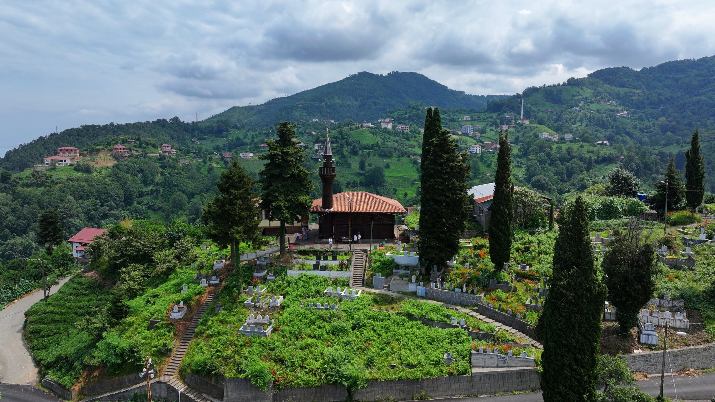 A view shows the 132-year-old Kuşluca Mosque in Sürmene, Trabzon, northern Türkiye, Sept. 27, 2025. (AA Photo)