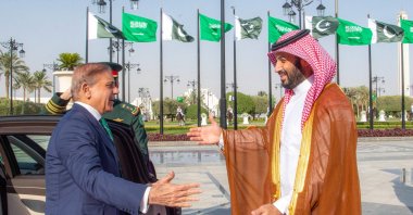 Saudi Arabia&#039;s Crown Prince Mohammed bin Salman (R) welcomes Pakistan&#039;s Prime Minister Shehbaz Sharif ahead of their meeting, Riyadh, Saudi Arabia, Sept. 17, 2025. (Saudi Press Agency Handout via AFP Photo)