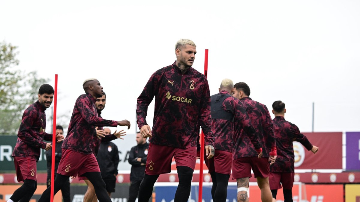 Galatasaray players train at the Kemerburgaz Metin Oktay ahead of the Champions League match against Liverpool, Istanbul, Türkiye, Sept. 29, 2025. (AA Photo)