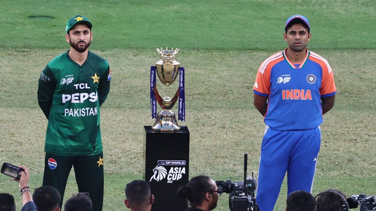India, Pakistan at loggerheads after Asia Cup trophy standoff