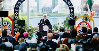 First lady Emine Erdoğan delivers a speech at the “Anatolians: Treasures Behind the Doors” event hosted at the Turkish House (Türkevi), New York City, U.S., Sept. 21, 2025. (Photos by Funda Karayel)