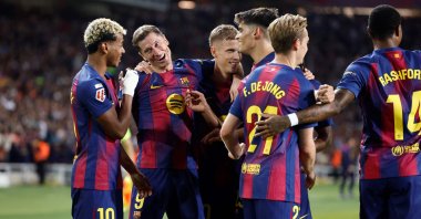 Barcelona&#039;s Robert Lewandowski (2nd L) celebrates with teammates after scoring his team&#039;s second goal during the La Liga match against Real Sociedad at the Estadi Olimpic Lluis Companys, Barcelona, Spain, Sept. 28, 2025. (AFP Photo)