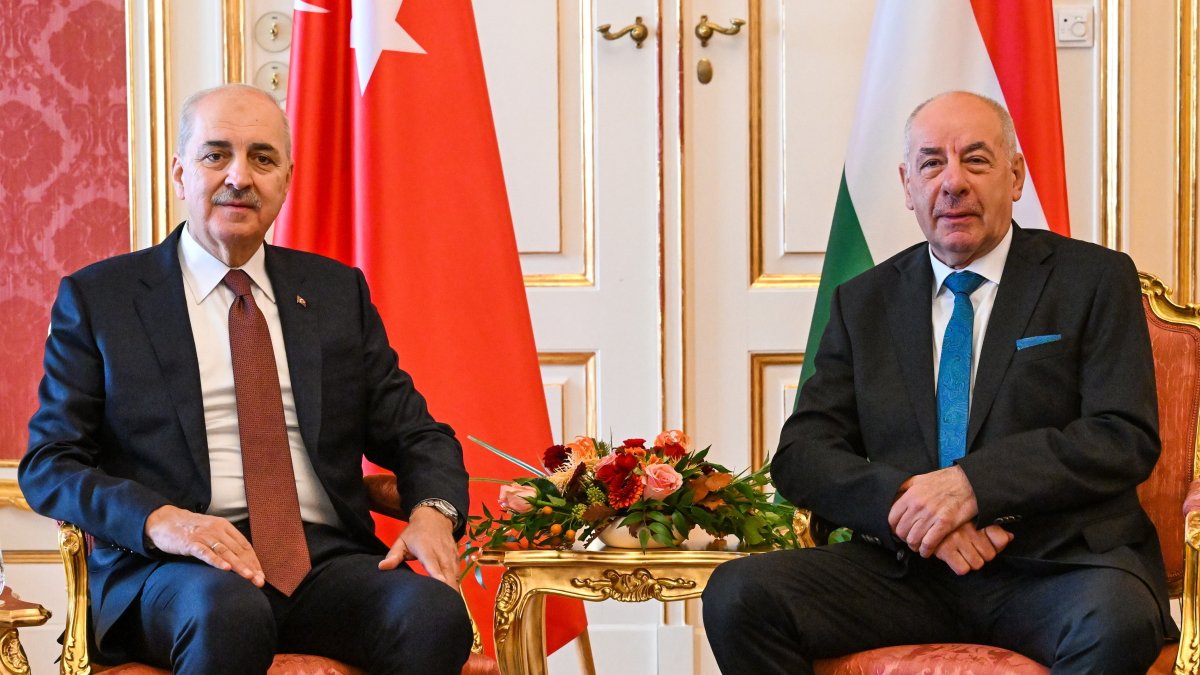 Hungarian President Tamas Sulyok (R) and Parliament Speaker Numan Kurtulmuş meet in the Presidential Alexander Palace, Budapest, Hungary, Sept. 30, 2025. (AP Photo)