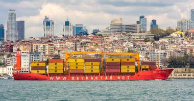 A container ship sails through the Bosporus in Istanbul, Türkiye, April 9, 2025. (Shutterstock Photo)