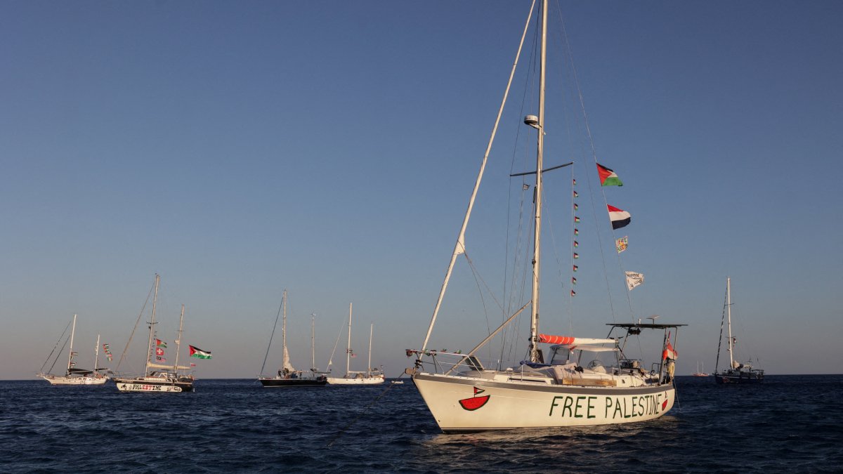 Sailing boats, part of the Global Sumud Flotilla aiming to reach Gaza and break Israel's naval blockade, sail off the coast of Koufonisi islet, Greece, Sept. 26, 2025. (Reuters Photo)