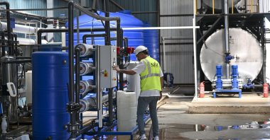 A worker is seen in a facility producing active pharmaceutical salt, Kırıkkale, Türkiye, Sept. 2, 2025. (AA Photo)