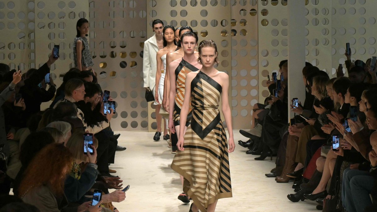 Models walk the runway during the Tod&#039;s collection show as part of Milan Fashion Week, Milan, Italy, Sept. 26, 2025. (AFP Photo)