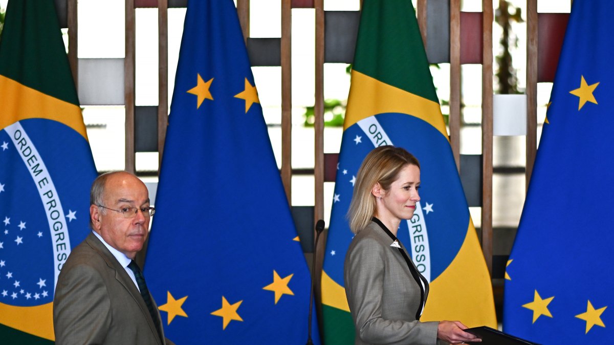 Brazilian Foreign Minister Mauro Vieira (L) and EU High Representative for Foreign Affairs and Security Policy Kaja Kallas arrive for a news conference at Itamaraty Palace, Brasilia, Brazil, Sept. 19, 2025. (EPA Photo)