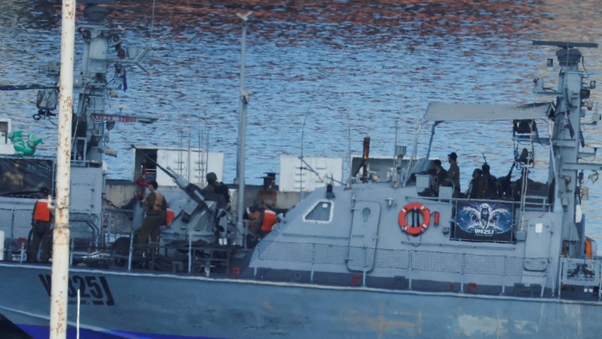 An Israeli naval vessel arrives at Ashdod Port after Israel intercepted some of the vessels of the Global Sumud Flotilla, Ashdod, Israel, Oct. 2, 2025. (Reuters Photo)