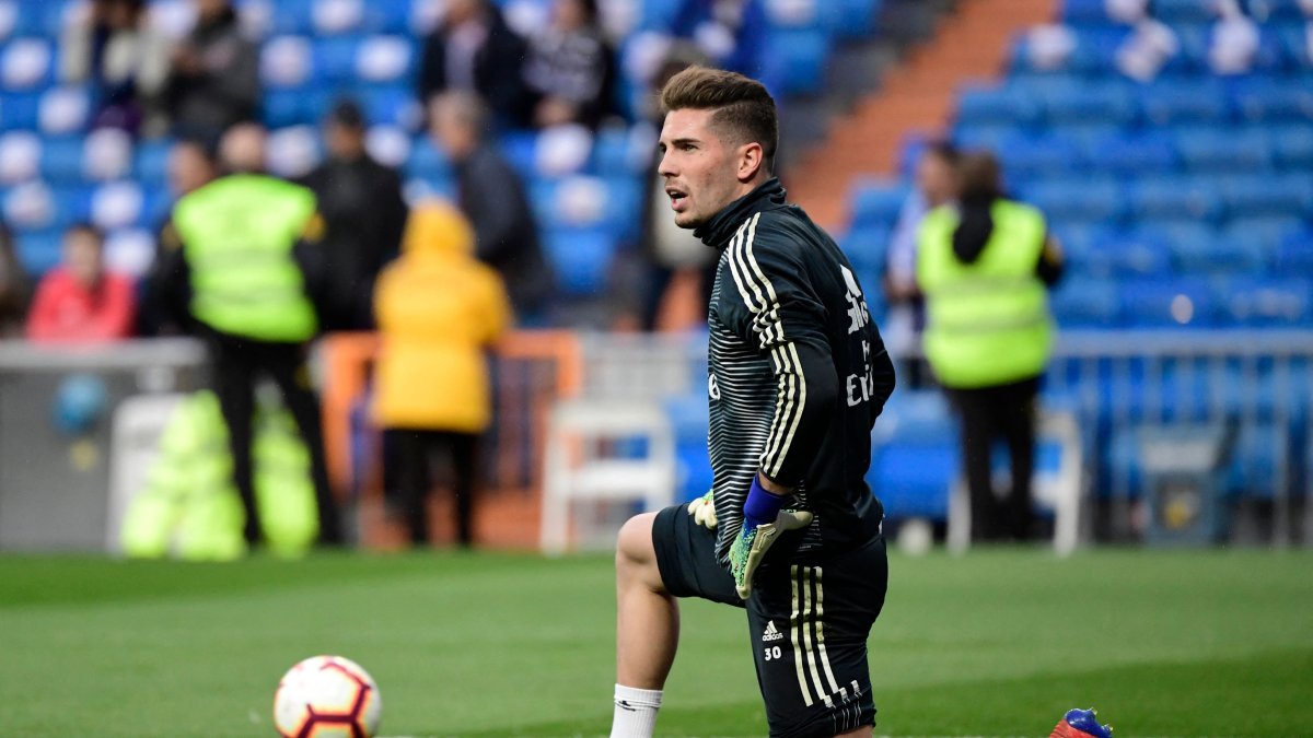 Real Madrid&#039;s goalkeeper Luca Zidane warms up before the Spanish League football match between Real Madrid CF and SD Huesca at the Santiago Bernabeu stadium in Madrid, Spain, March 31, 2019. (AFP File Photo)