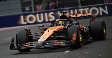 McLaren&#039;s Australian driver Oscar Piastri competes during a qualifying session of the Formula One Azerbaijan Grand Prix at the Baku City Circuit, Baku, Azerbaijan, Sept. 20, 2025. (AFP Photo)