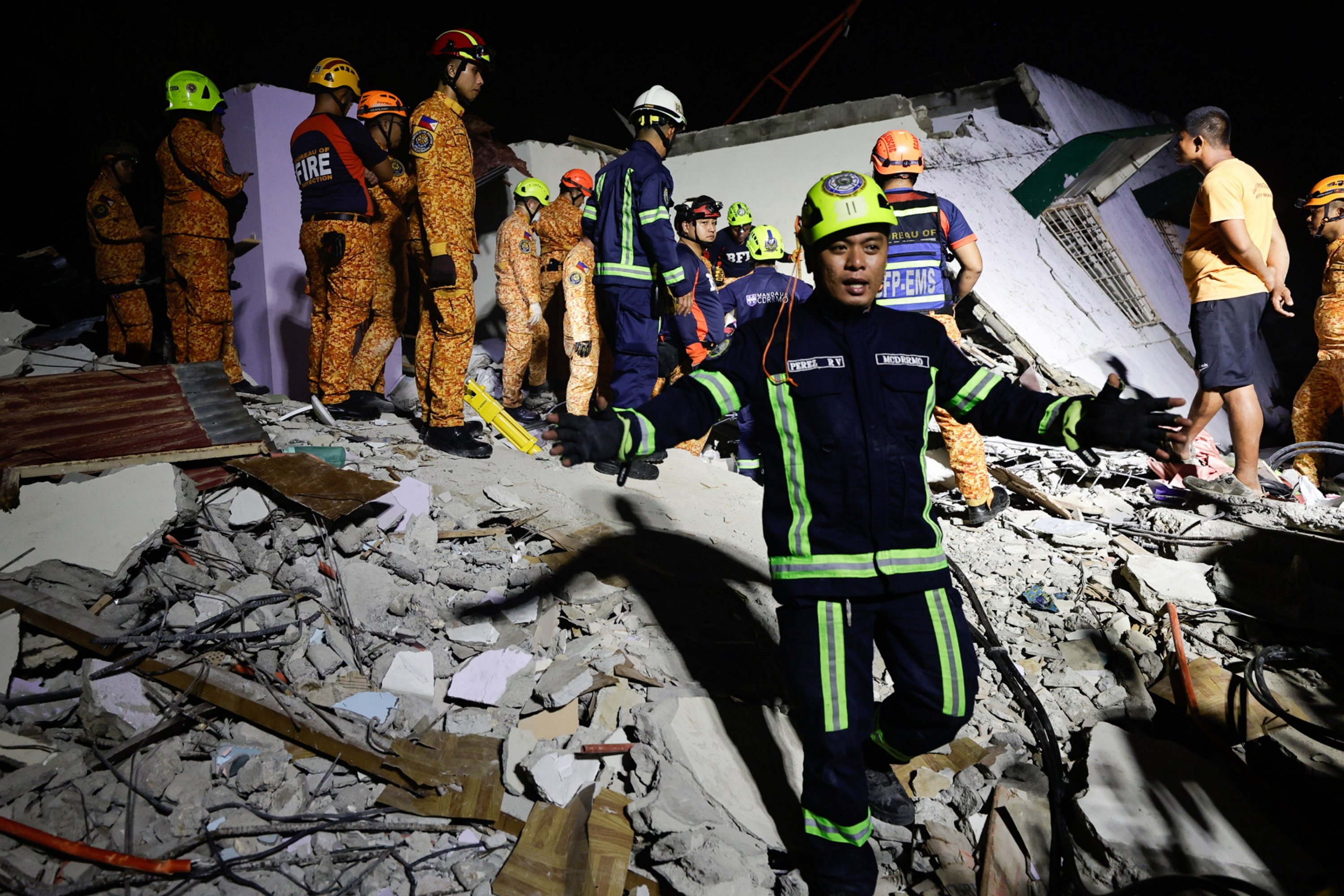 Tajfun otežuje odziv na nesreče na Filipinih po potresu in nevihtah