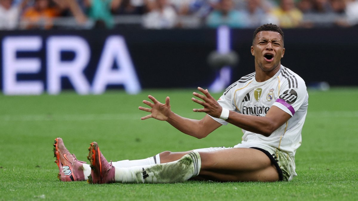 Real Madrid&#039;s Kylian Mbappe reacts after missing a chance to score during the LaLiga against Espanyol at Santiago Bernabeu, Madrid, Spain, Sept. 20, 2025. (Reuters Photo)