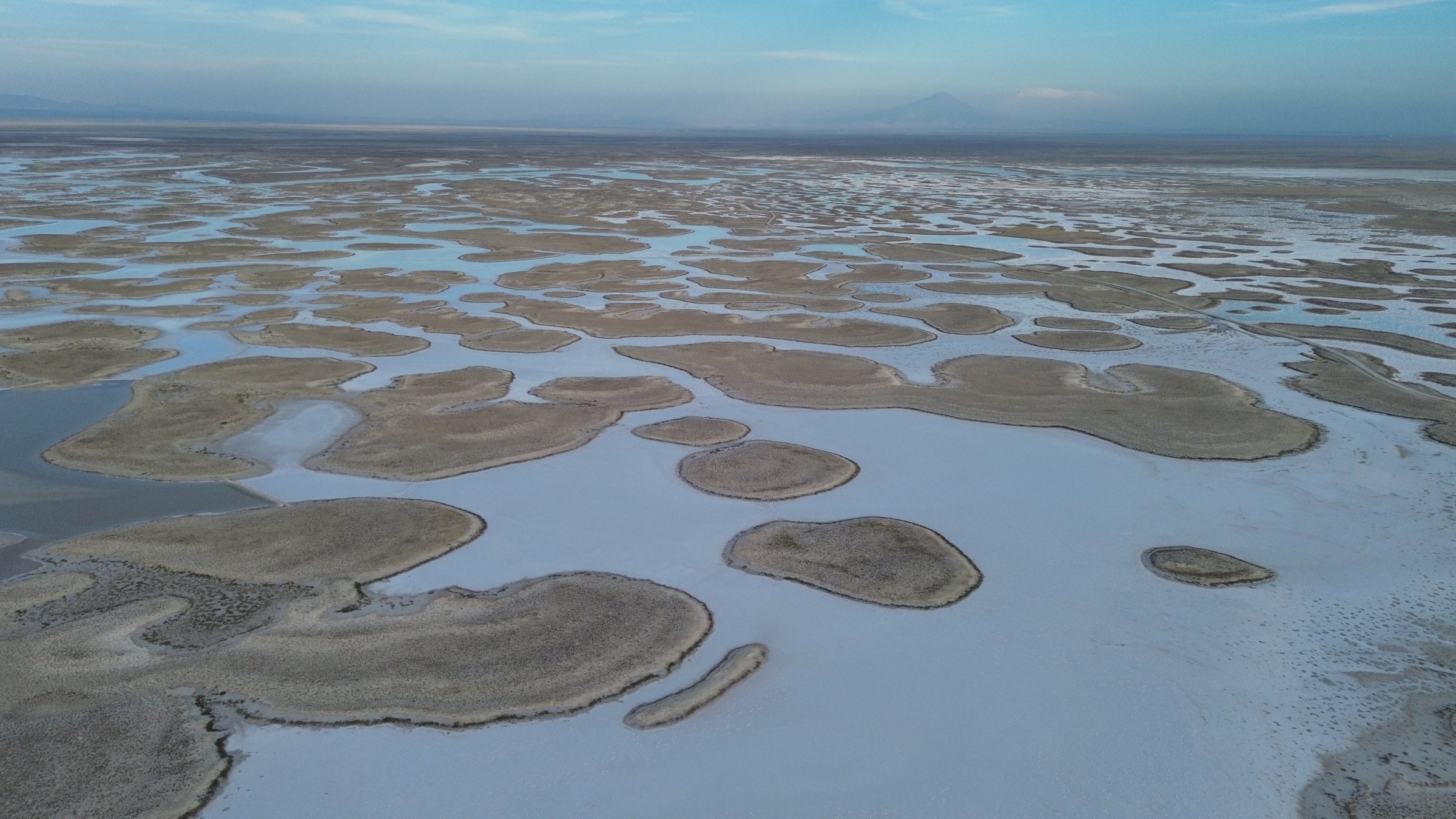 An aerial view of Lake Tuz at the intersection of Ankara, Konya, and Aksaray provinces in central Türkiye, Oct. 3, 2025. (AA Photo)