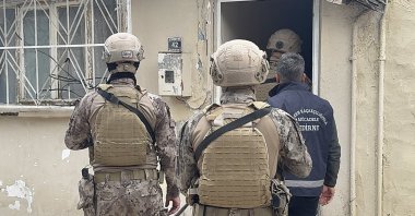 Four FETÖ suspects were arrested in western Edirne province, Türkiye, Oct.2, 2025 (IHA Photo) 