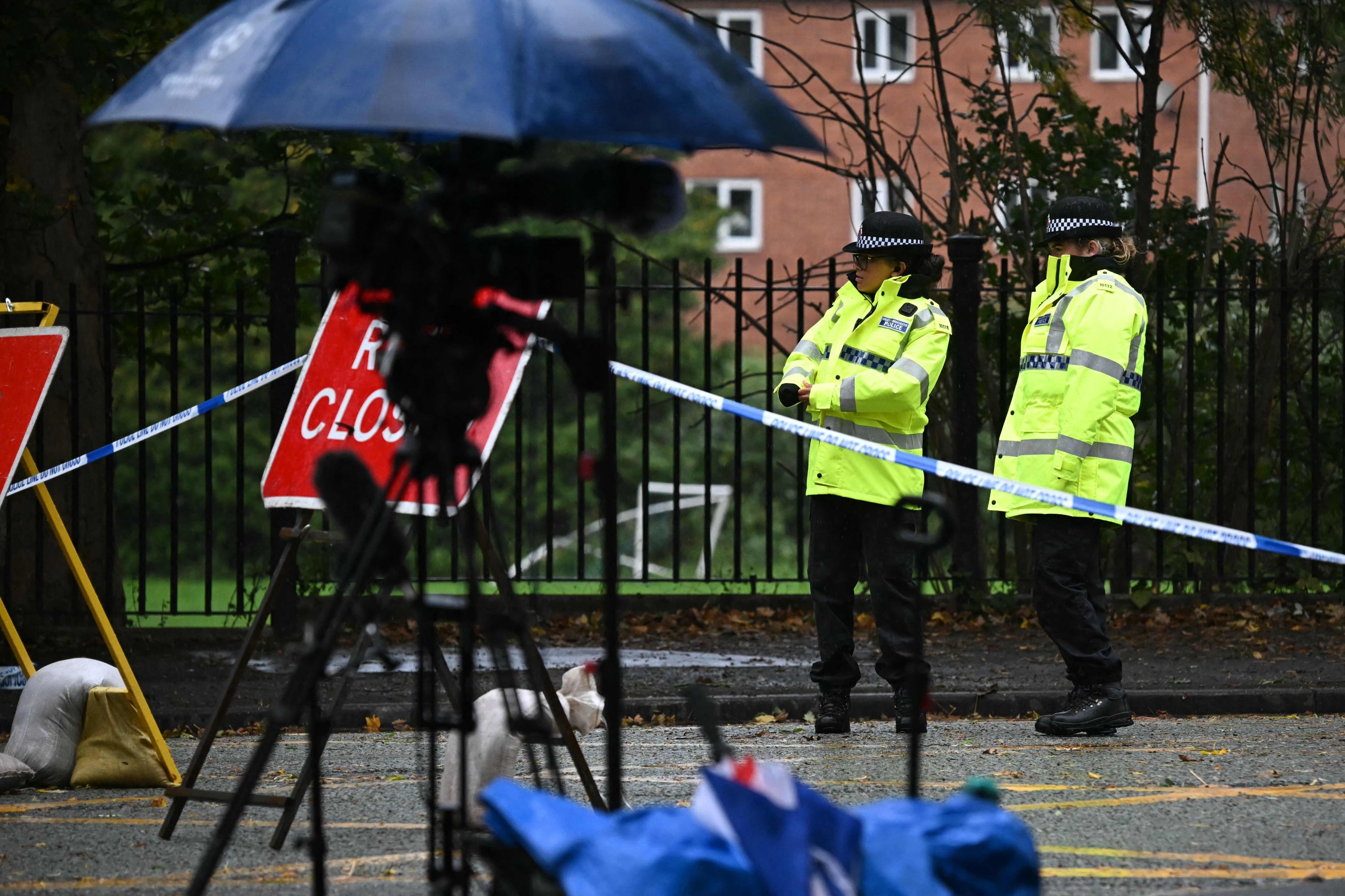 Policija posodablja informacije o aretacijah po napadu na sinagogo v Manchestru