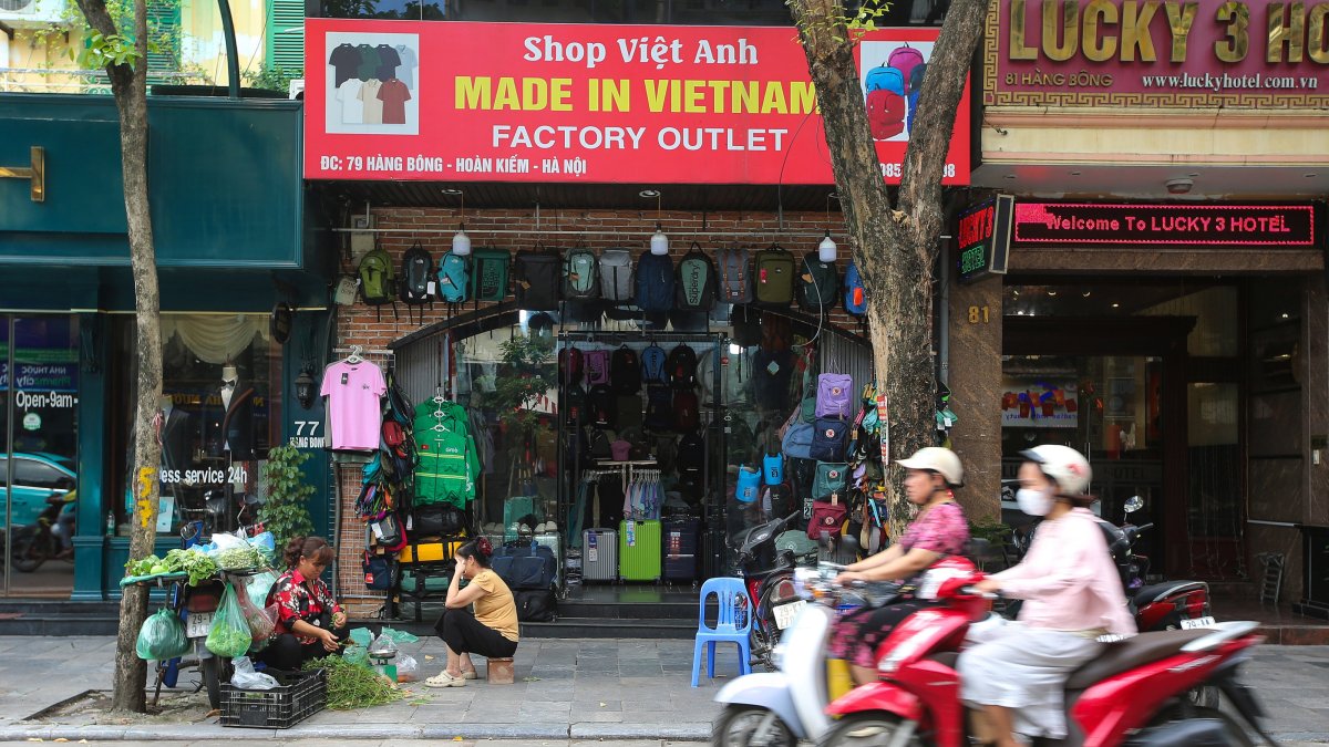 Vietnam resists US tariffs to post 8.2% growth in Q3