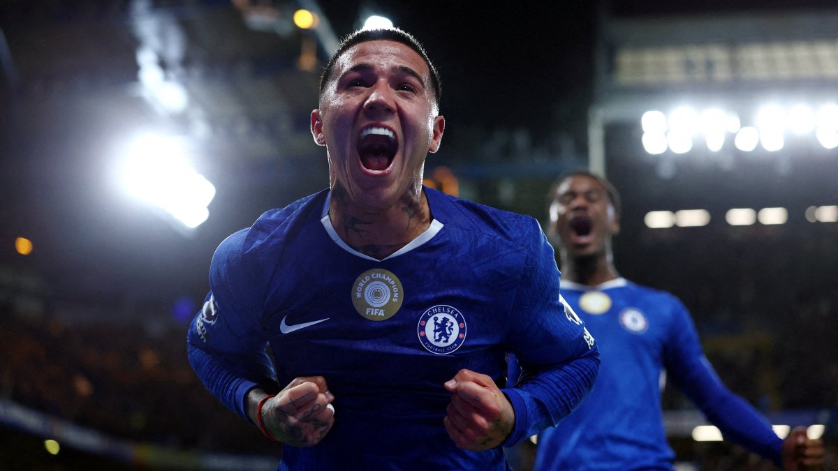 Chelsea&#039;s Enzo Fernandez celebrates a goal scored by Estevao in a Premier League game against Liverpool, London, U.K., Oct. 4, 2025. (Reuters Photo)