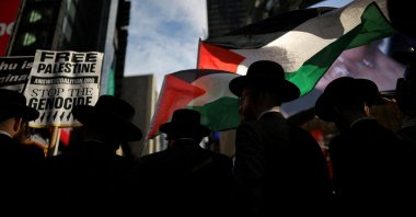 Ultra-Orthodox Jews from the Neturei Karta community attend a protest against Israeli Prime Minister Benjamin Netanyahu, in New York, U.S., Sept. 26, 2025. (Reuters Photo)
