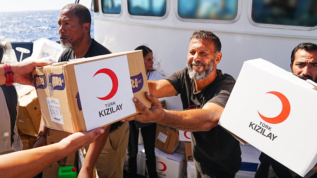 The Turkish Red Crescent (Kızılay) provides food and medicine to the Global Sumud Flotilla en route to deliver humanitarian aid to Gaza, with Turkish aid reaching the flotilla’s vessels in the Mediterranean between Crete and Egypt, Sept. 29, 2025. (AA Photo)