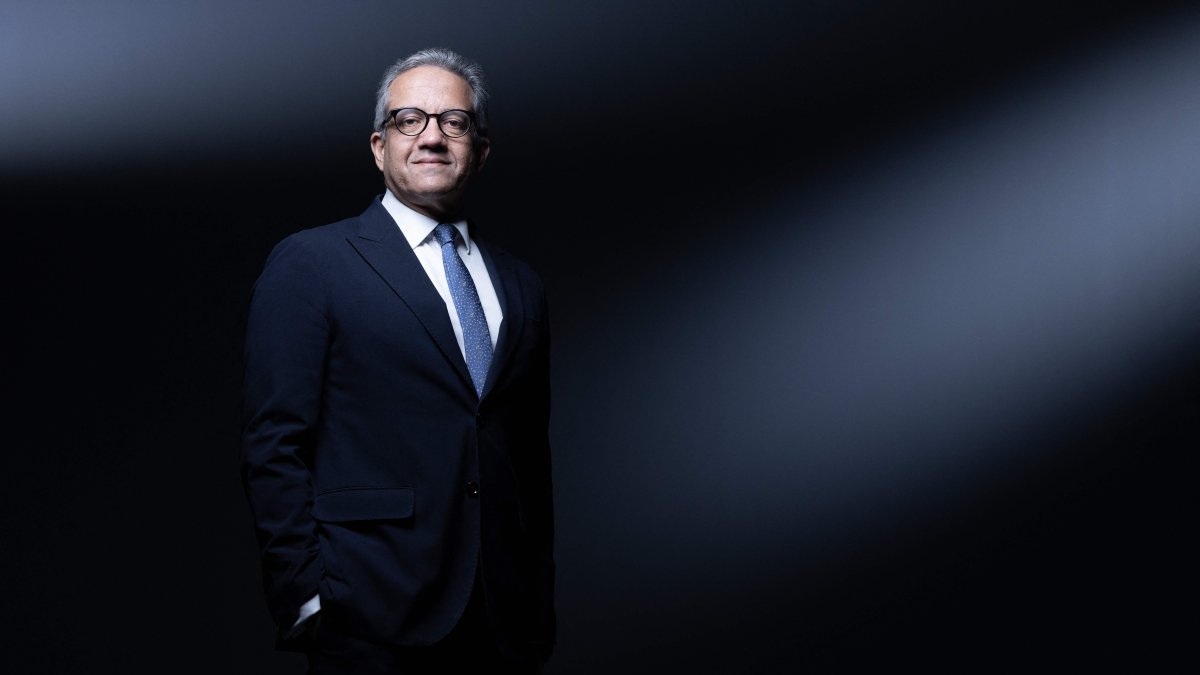 Khaled el-Anani, former Minister of Tourism and Antiquities of Egypt and candidate to become the head of UNESCO poses during a photo session in Paris, Oct. 1, 2025. (AFP Photo)