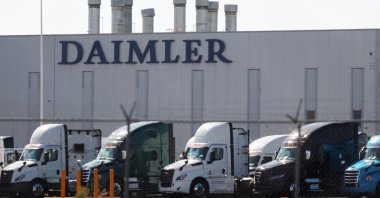 The Daimler logo hangs on a wall at Daimler Freightliner truck assembly plant, after U.S. President Donald Trump announced that he would impose a 25% duty on imports of heavy-duty trucks, in Derramadero, Coahuila state, Mexico, Sept. 27, 2025. (Reuters Photo)