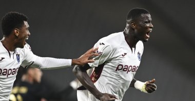 Trabzonspor&#039;s Paul Onuachu (R) celebrates after scoring during a Süper Lig match against Fatih Karagümrük, Istanbul, Türkiye, Sept. 27, 2025. (AA Photo)