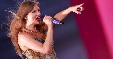 U.S. singer-songwriter Taylor Swift performs during her Eras Tour at Sofi stadium in Inglewood, California, U.S., Aug. 7, 2023. (AFP Photo)