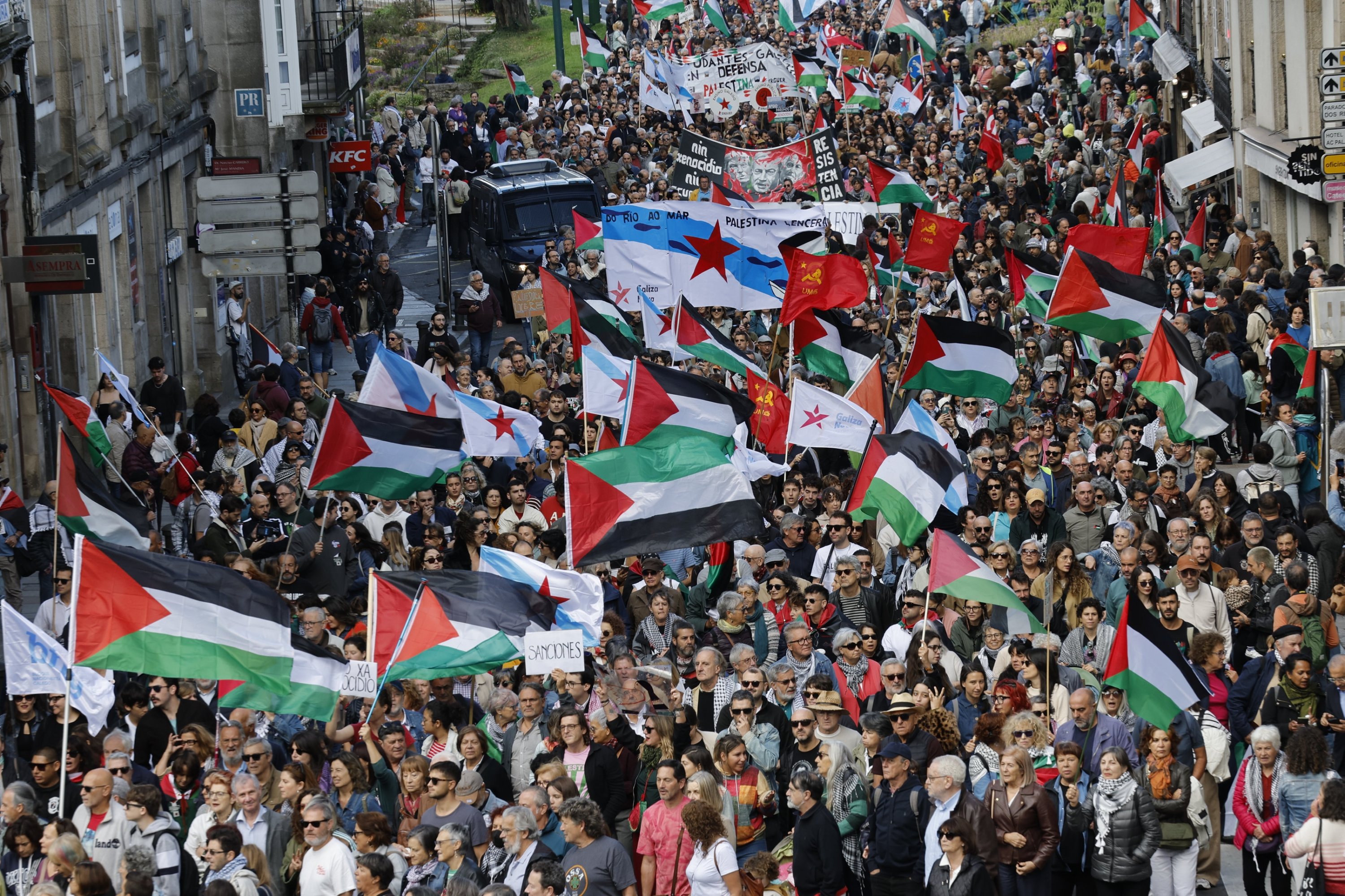 Spain passes law enforcing arms embargo on Israel