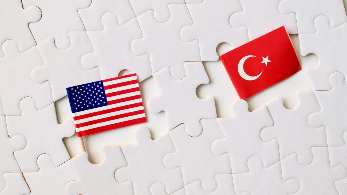 U.S. and Türkiye flags are seen in this stock photo. (Shutterstock Photo)