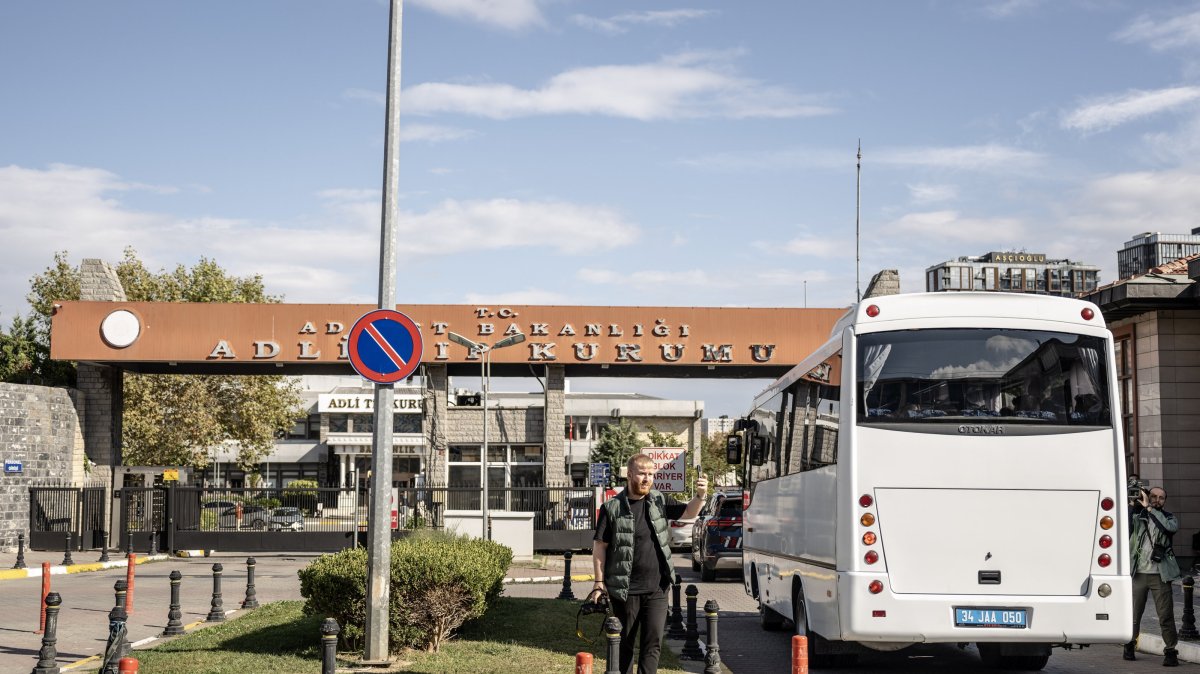 Istanbul prosecutors investigate celebrities for alleged drug use