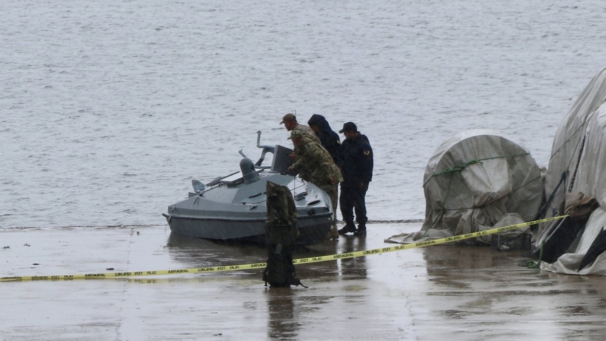 An unmanned marine vehicle, Magura V5, was found by fishermen off the coast of Yoroz Port, Trabzon, Türkiye, Sept. 30, 2025. (AA Photo).