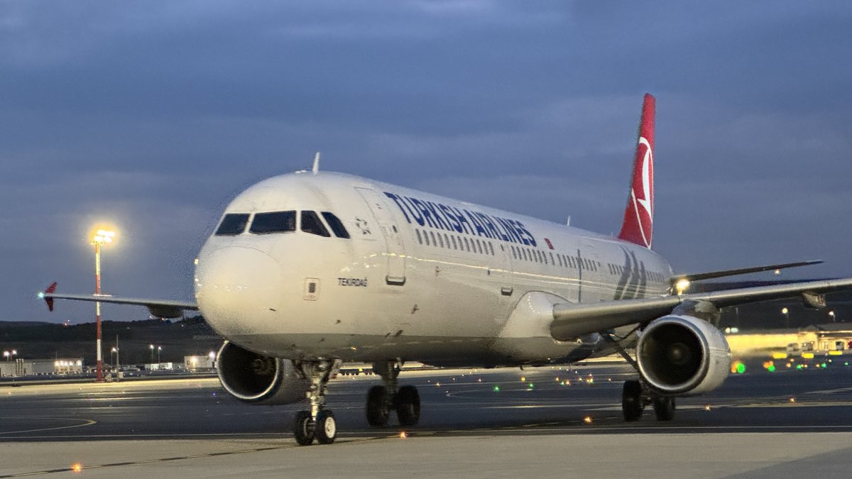 Turkish citizens detained by Israel return to Istanbul Airport, Türkiye, Oct.7, 2025 (AA Photo)