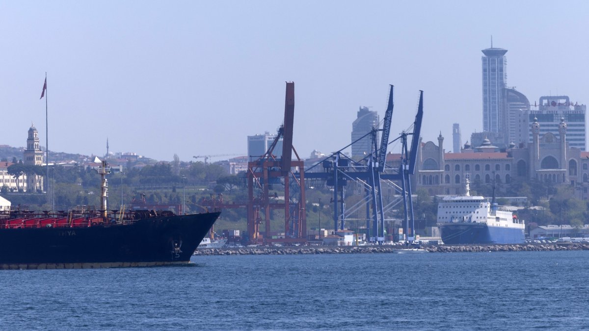 Türkiye should set import targets to curb deficit: Top chamber head