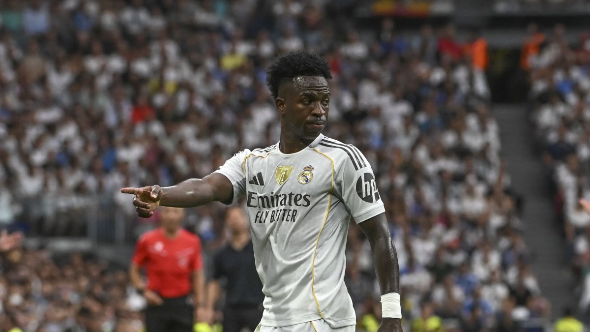 Real Madrid&#039;s Vinicius Jr. gestures during the Spanish LaLiga soccer match between Real Madrid and RCD Espanyol, Madrid, Spain, Sept. 20, 2025. (EPA Photo)