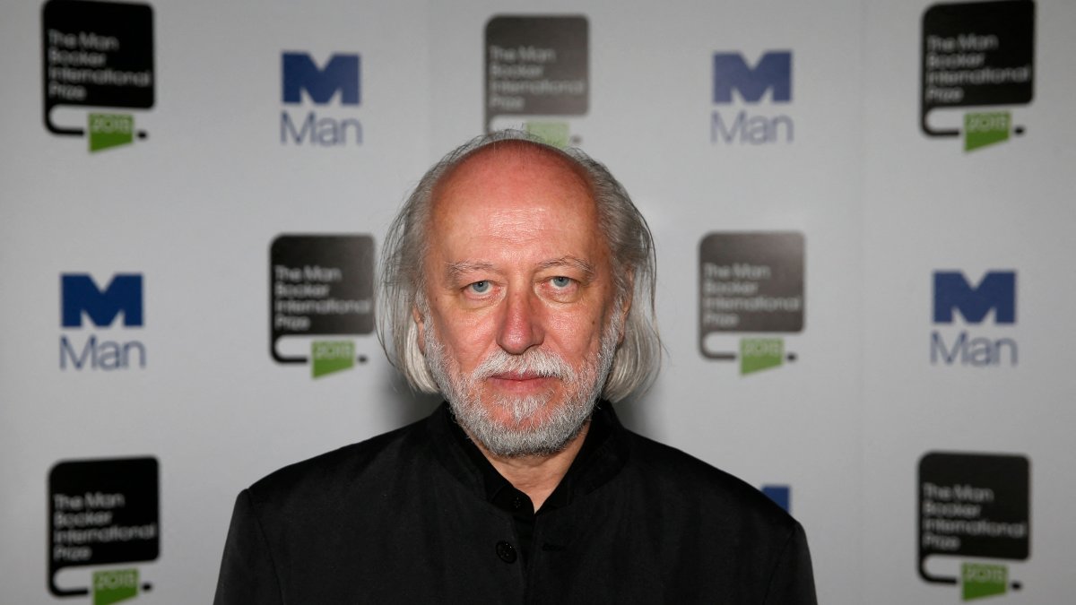 Hungarian writer Laszlo Krasznahorkai, one of the 10 finalists for the 2015 Man Booker International Prize, poses for a photograph at the Victoria and Albert Museum, London, U.K., May 19, 2015. (AFP Photo)