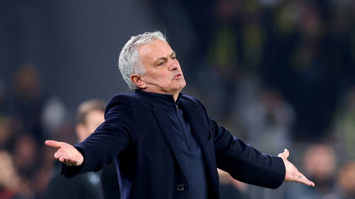 Fenerbahce coach Jose Mourinho reacts during the Europa League round of 16 first leg match against Rangers at the Şükrü Saraçoğlu Stadium, Istanbul, Türkiye, March 6, 2025. (Reuters Photo)