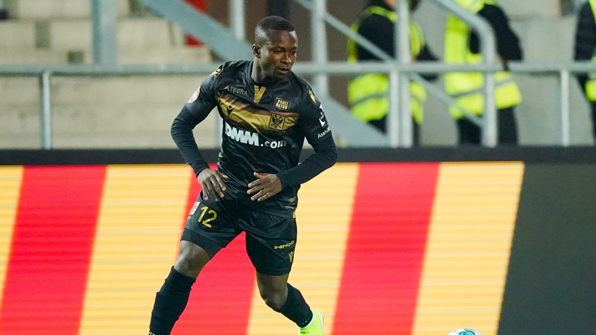 Togolese midfielder Asamoah breaks neck in Chinese League 1 match