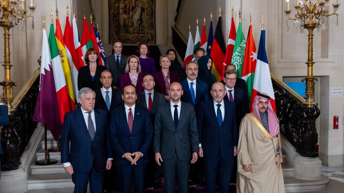 Foreign Minister Hakan Fidan attends a foreign ministers&#039; meeting in Paris, France, Oct. 9, 2025. (AA Photo)