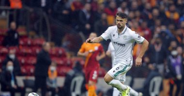Konyaspor&#039;s Ahmet Çalık plays the ball during a Turkish Süper Lig match against Galatasaray at Nef stadium, Istanbul, Türkiye, Oct. 17, 2021. (AP Photo)