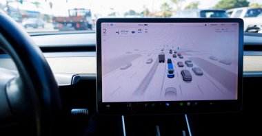  Tesla Model 3 vehicle drives using FSD (Full Self-Driving) in Encinitas, California, U.S., Oct. 18, 2023. (Reuters Photo)