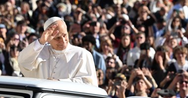 Pope Leo XIV greets faithful during his weekly general audience in St. Peter&#039;s Square, Vatican City, Sept. 8, 2025. (EPA Photo)