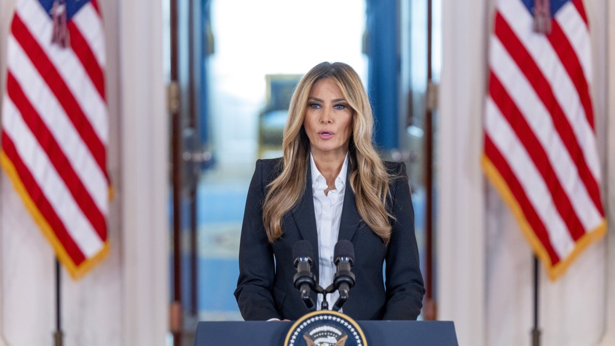 U.S. First Lady Melania Trump delivers a statement on Ukrainian children returned to their families from Russian captivity in the Grand Foyer of the White House in Washington, D.C., Oct. 10, 2025. (EPA Photo)