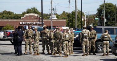 U.S. Army National Guard members stand next to Memphis Police Department officers in downtown Memphis, Tennessee, U.S. Oct. 10, 2025. (Reuters Photo)