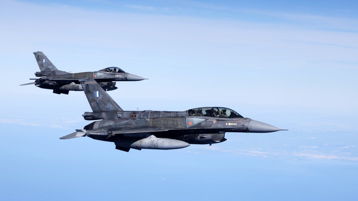 Greek Air Force F-16 jets participate in the air combat drill  &#039;VOLFA&#039;, in Istres, France, Oct. 6, 2025. (EPA Photo)