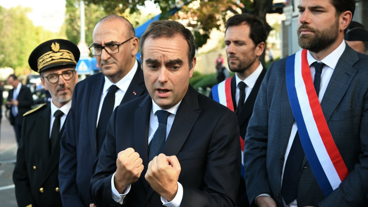 France’s re-appointed PM Lecornu urges calm amid political turmoil