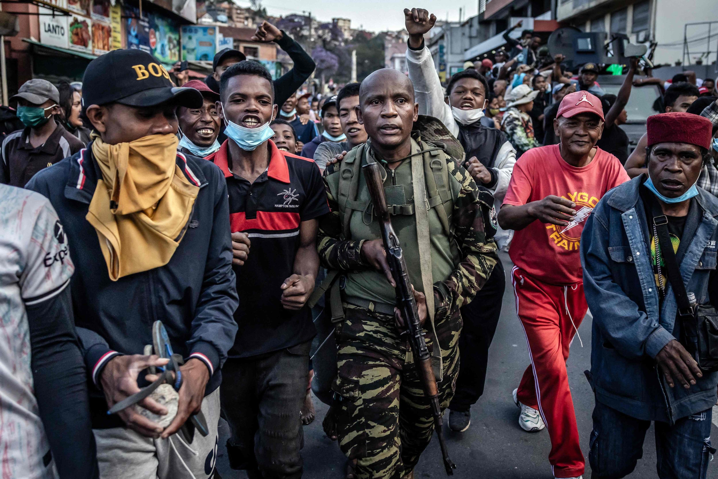 Protesti v Slonokoščeni obali, ZDA in pripravljalne aktivnosti v Idahu