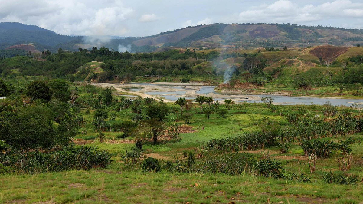 Decades after WWII, Solomon Islands battle hidden bombs